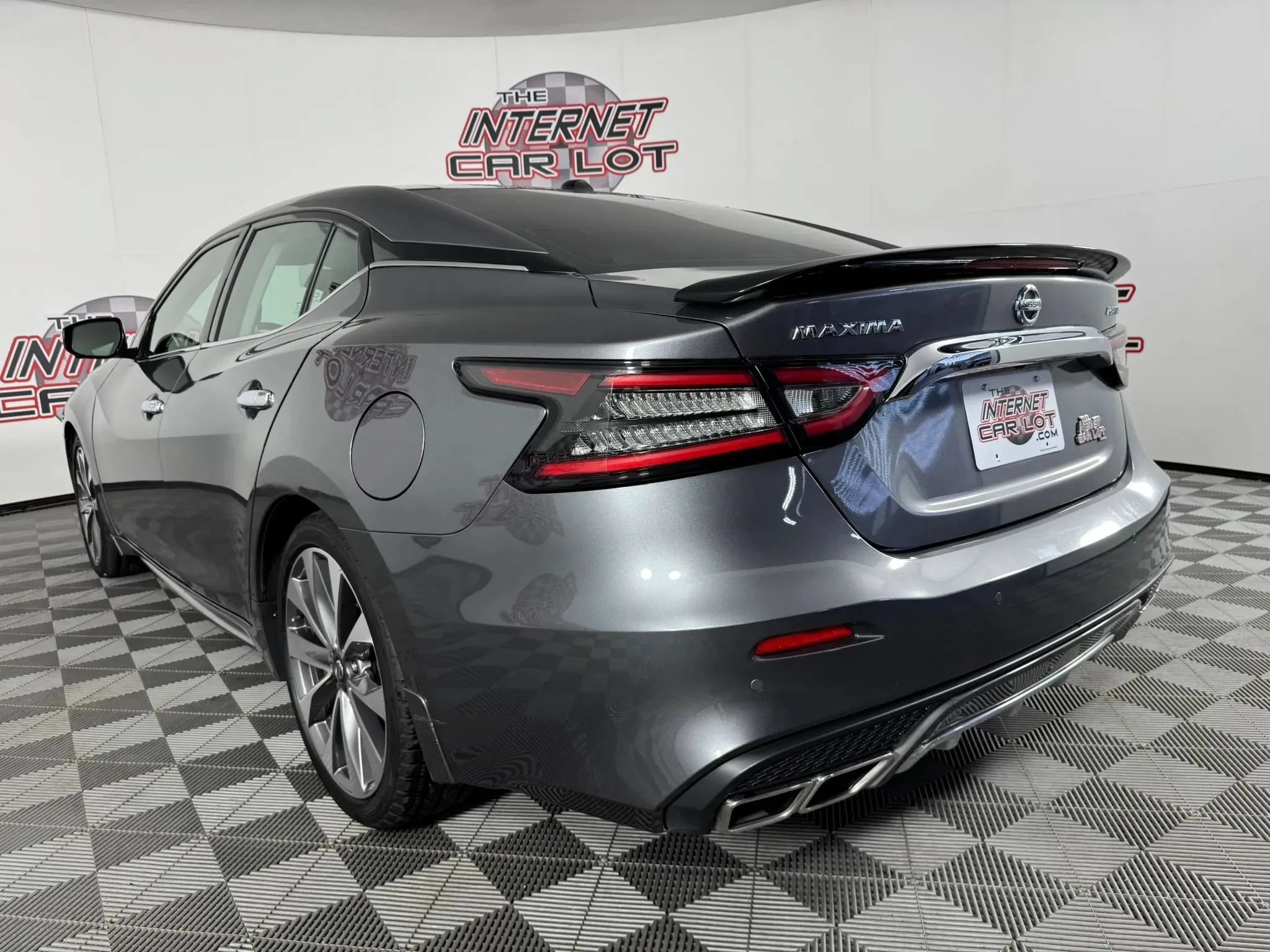 Used 2022 Nissan Maxima Platinum w/ Sport Mat Group FWD image 28