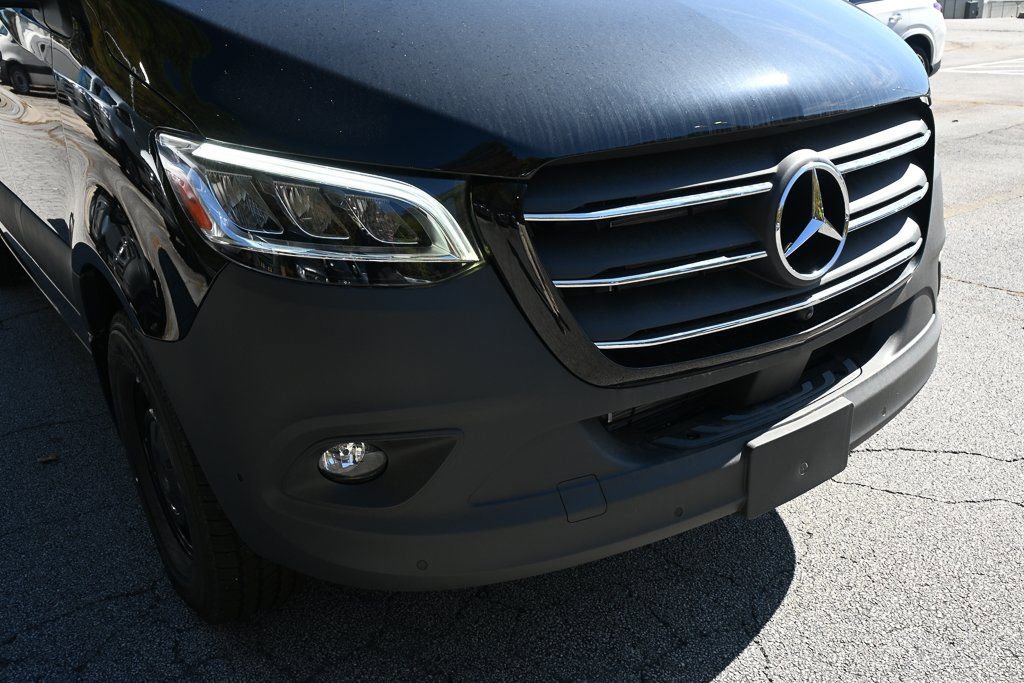 Used 2025 Mercedes-Benz Sprinter 2500 image 28