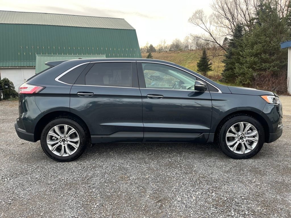 Used 2024 Ford Edge Titanium image 4
