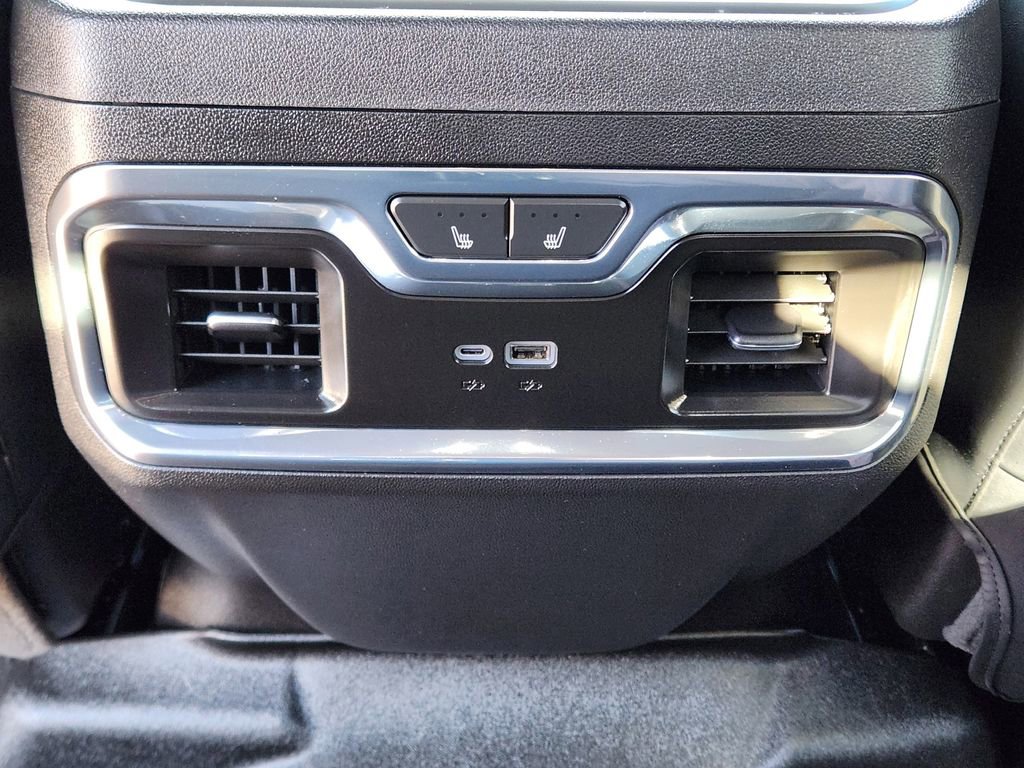 Used 2024 Chevrolet Silverado 3500 High Country w/ High Country Premium Package image 33