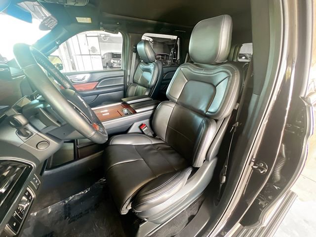 Used 2024 Lincoln Navigator Premiere image 10