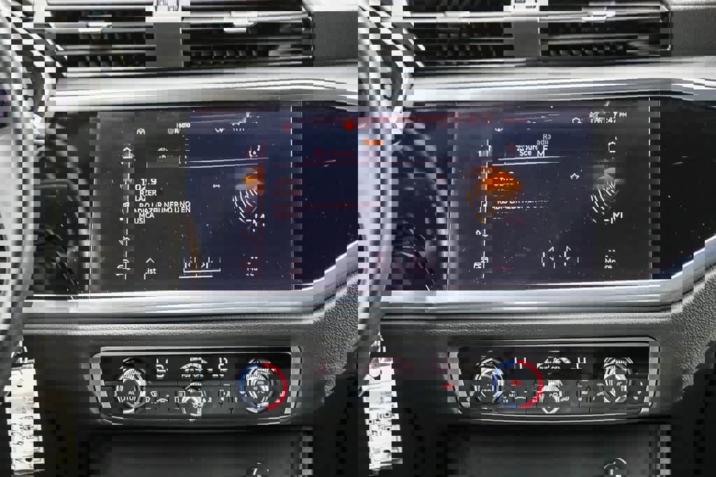 Used 2022 Audi Q3 2.0T Premium image 12