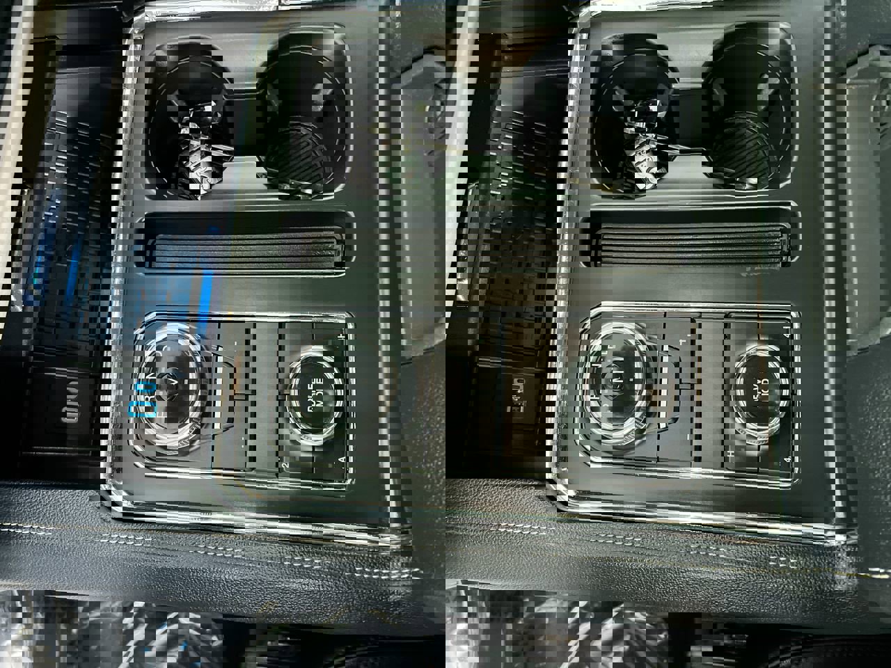 Used 2024 Ford Expedition Max XLT image 22