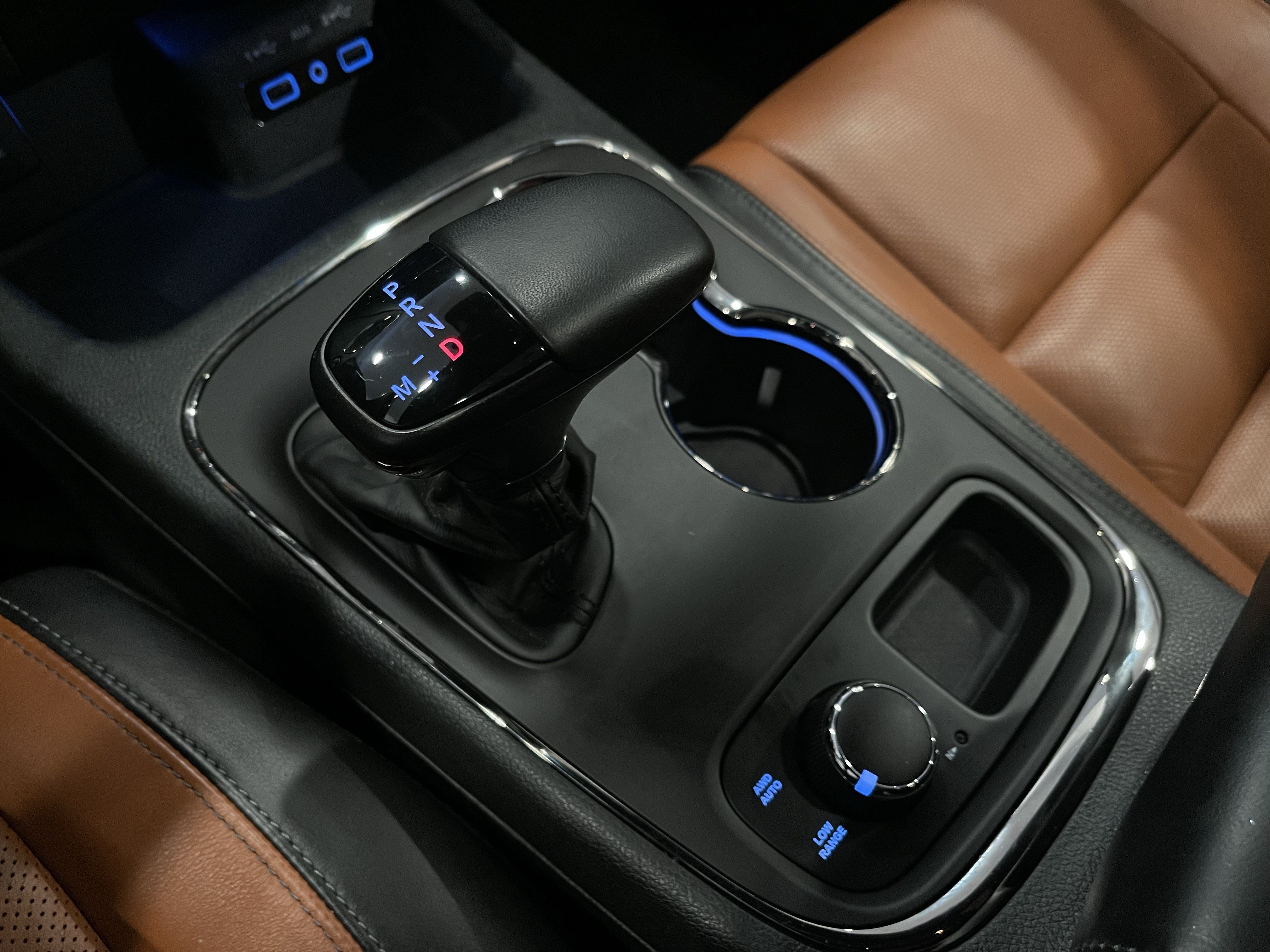 Used 2019 Dodge Durango R/T w/ Technology Group AWD/4WD image 18