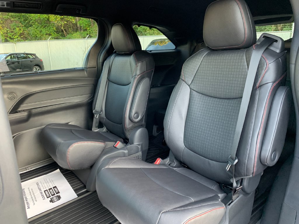 New 2026 Toyota Sienna XSE AWD/4WD image 12