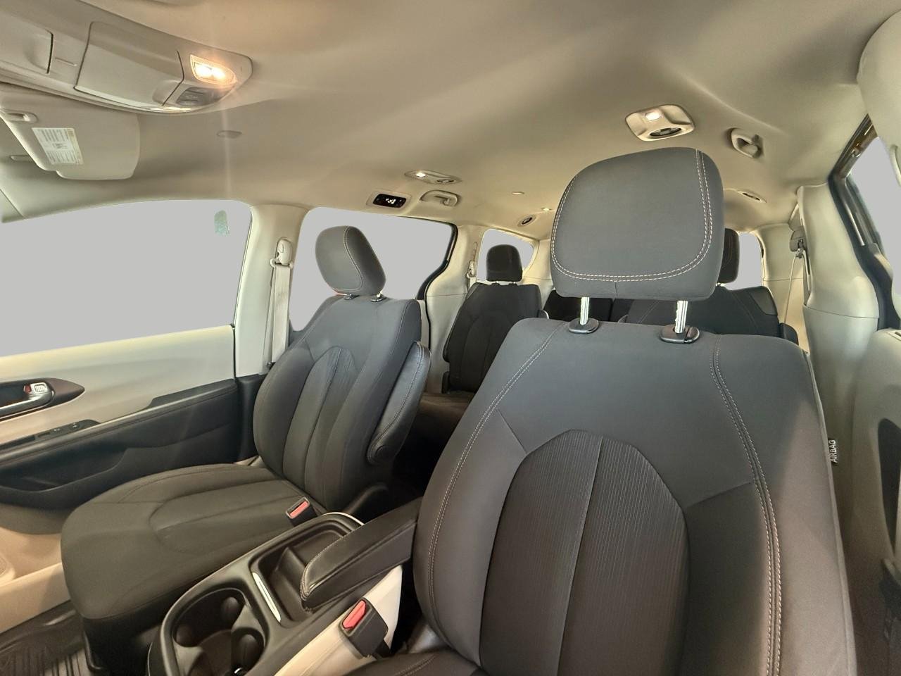 Used 2017 Chrysler Pacifica Touring Plus image 41