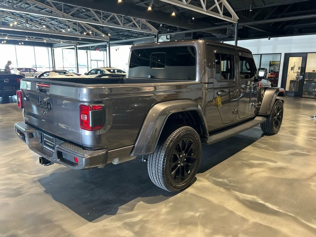 Used 2021 Jeep Gladiator Overland AWD/4WD image 5