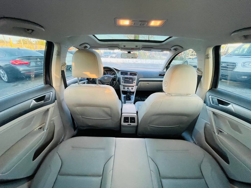 Used 2017 Volkswagen Golf Wolfsburg Edition image 19