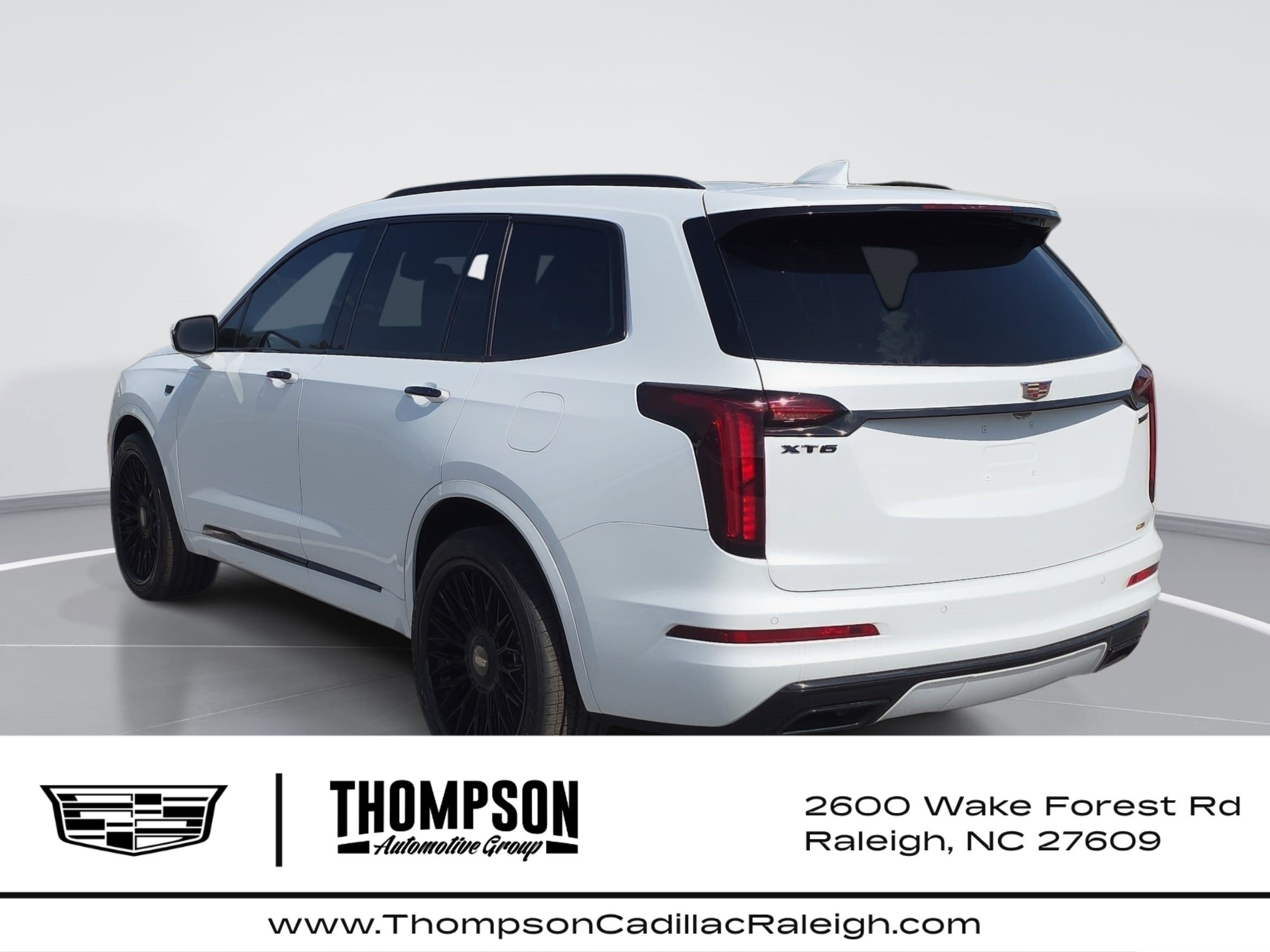 New 2025 Cadillac XT6 Luxury FWD image 5