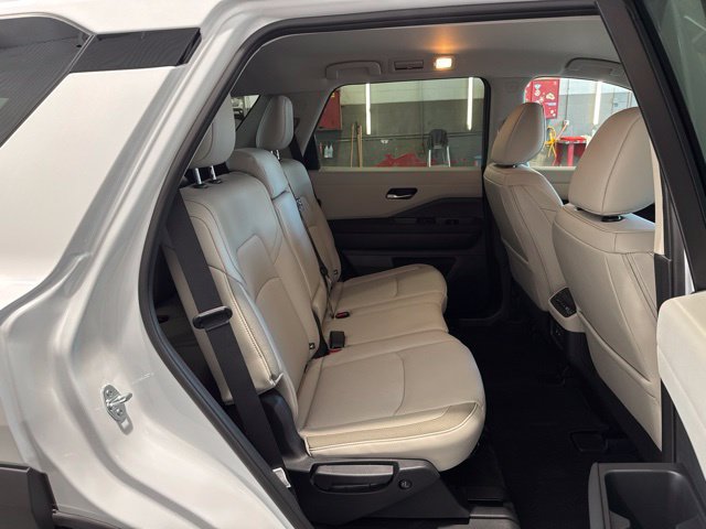 New 2026 Nissan Pathfinder SL AWD/4WD image 17