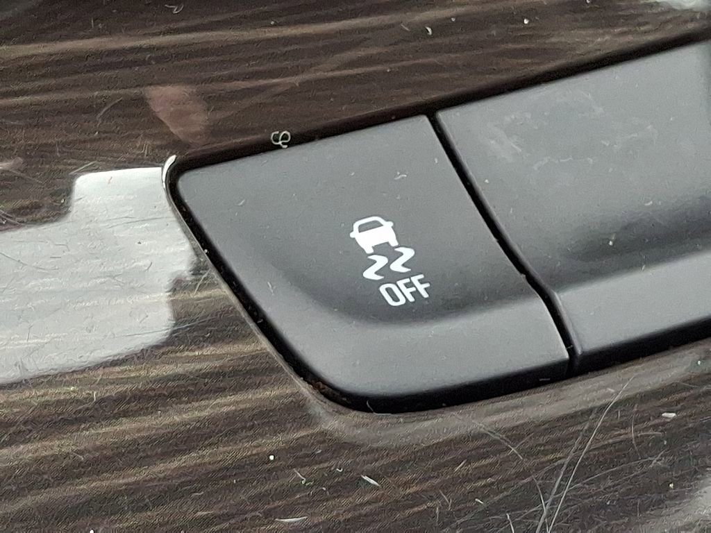 Used 2019 Buick Envision Essence image 26