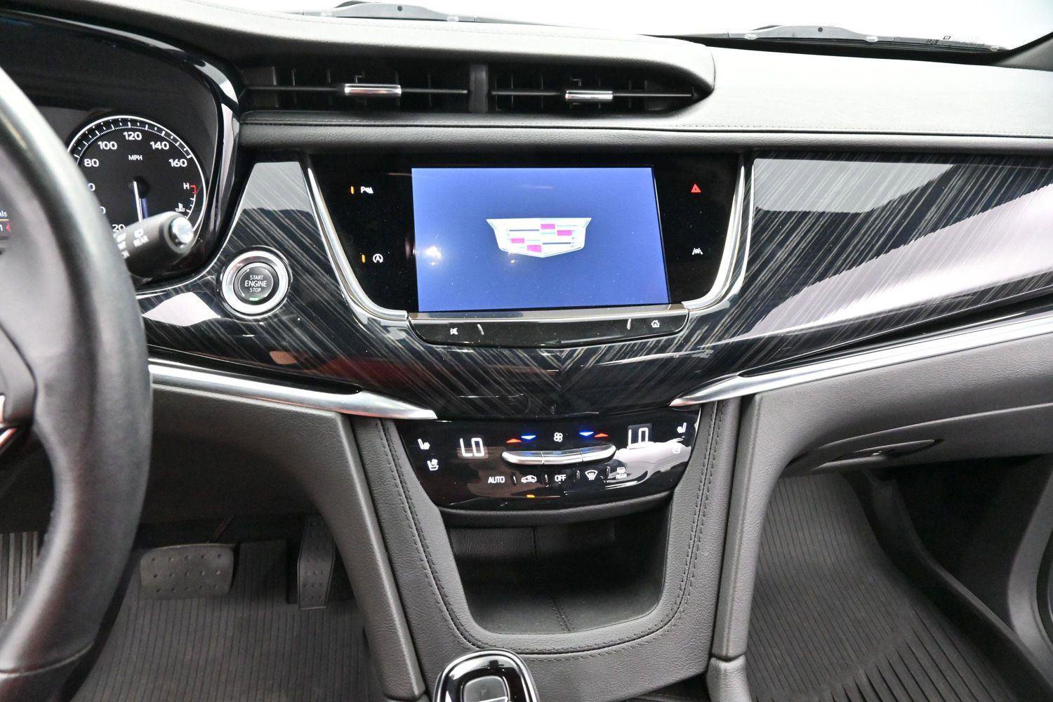 Certified 2024 Cadillac XT6 Premium Luxury w/ LPO, Floor Liner Package AWD/4WD image 23