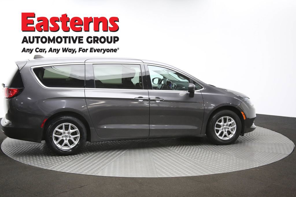Used 2023 Chrysler Voyager LX image 44