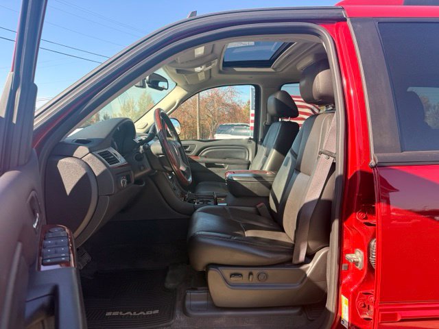 Used 2012 Cadillac Escalade Premium AWD/4WD image 10