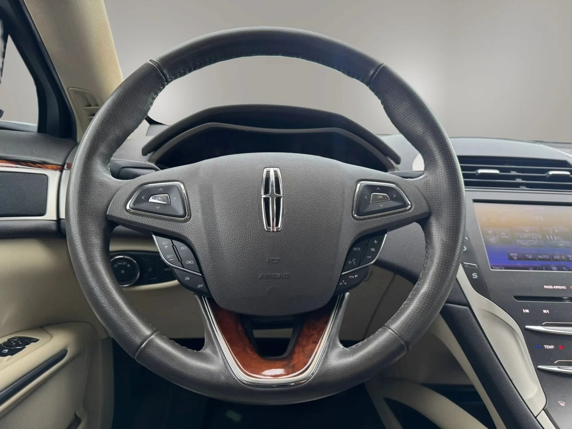 Used 2013 Lincoln MKZ FWD image 22