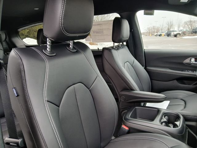 New 2026 Chrysler Voyager LX FWD image 32