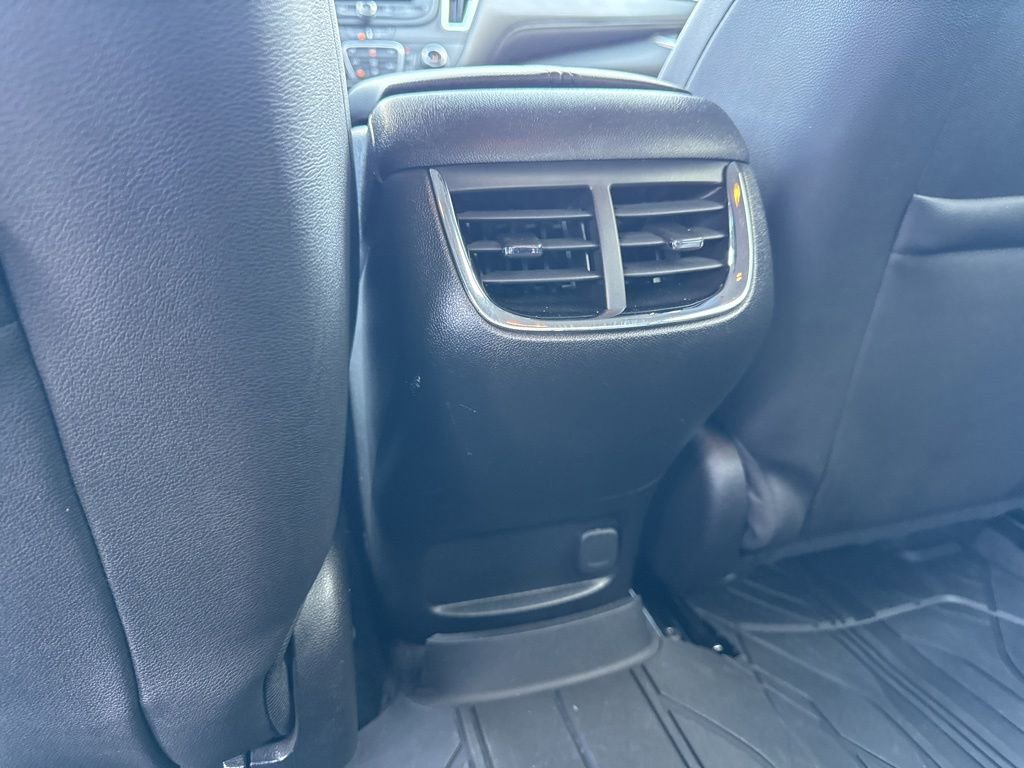 Used 2021 Chevrolet Malibu LT w/ Leather Package image 15