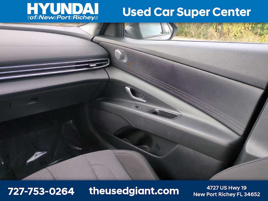 Certified 2023 Hyundai Elantra SE FWD image 16