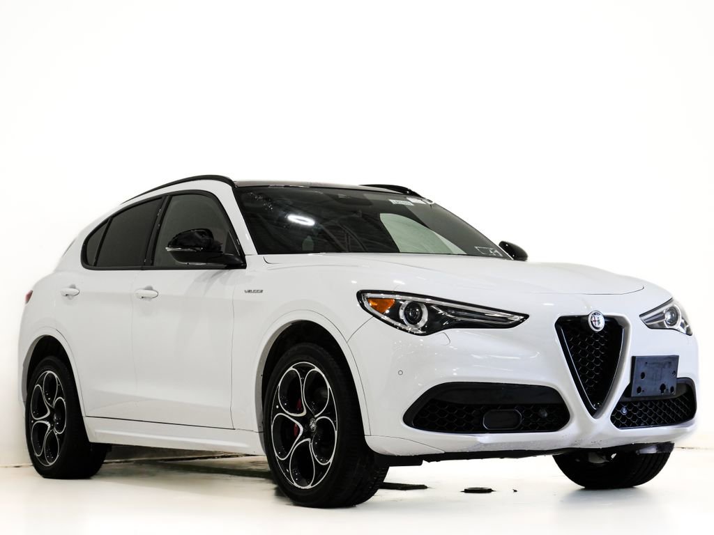 Used 2023 Alfa Romeo Stelvio Veloce AWD/4WD image 1