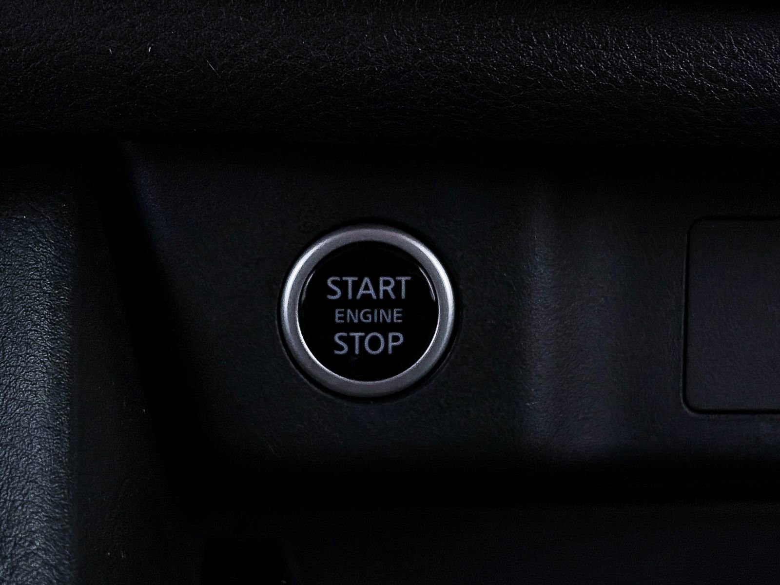 Used 2023 Nissan Rogue SV FWD image 23