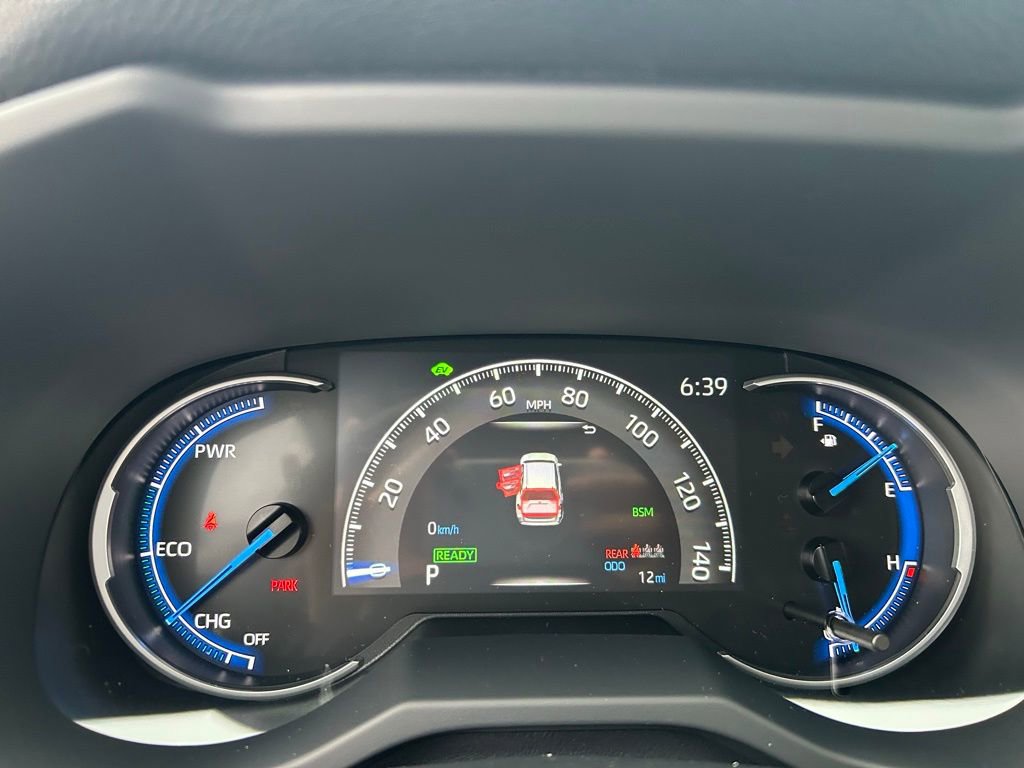 Used 2025 Toyota RAV4 XLE image 36