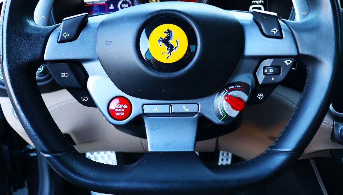 Used 2020 Ferrari Portofino RWD image 59