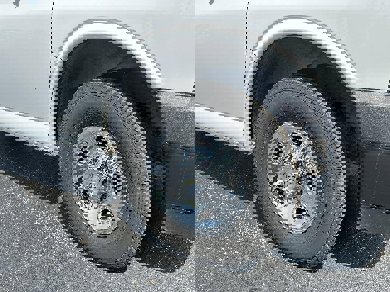 Used 2020 Chevrolet Express 2500 Extended image 10