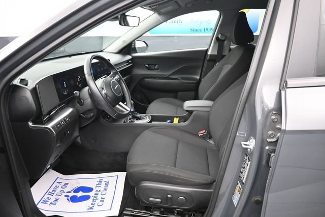 Used 2025 Hyundai Kona SEL FWD image 12