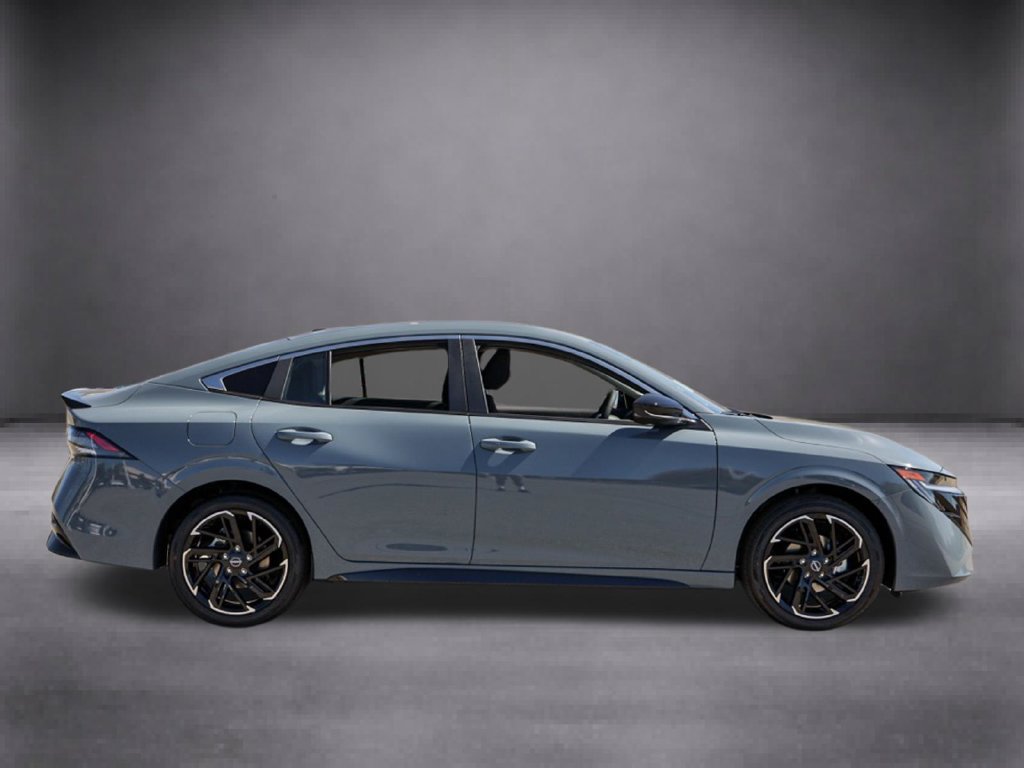 New 2027 Nissan Sentra SR FWD image 3