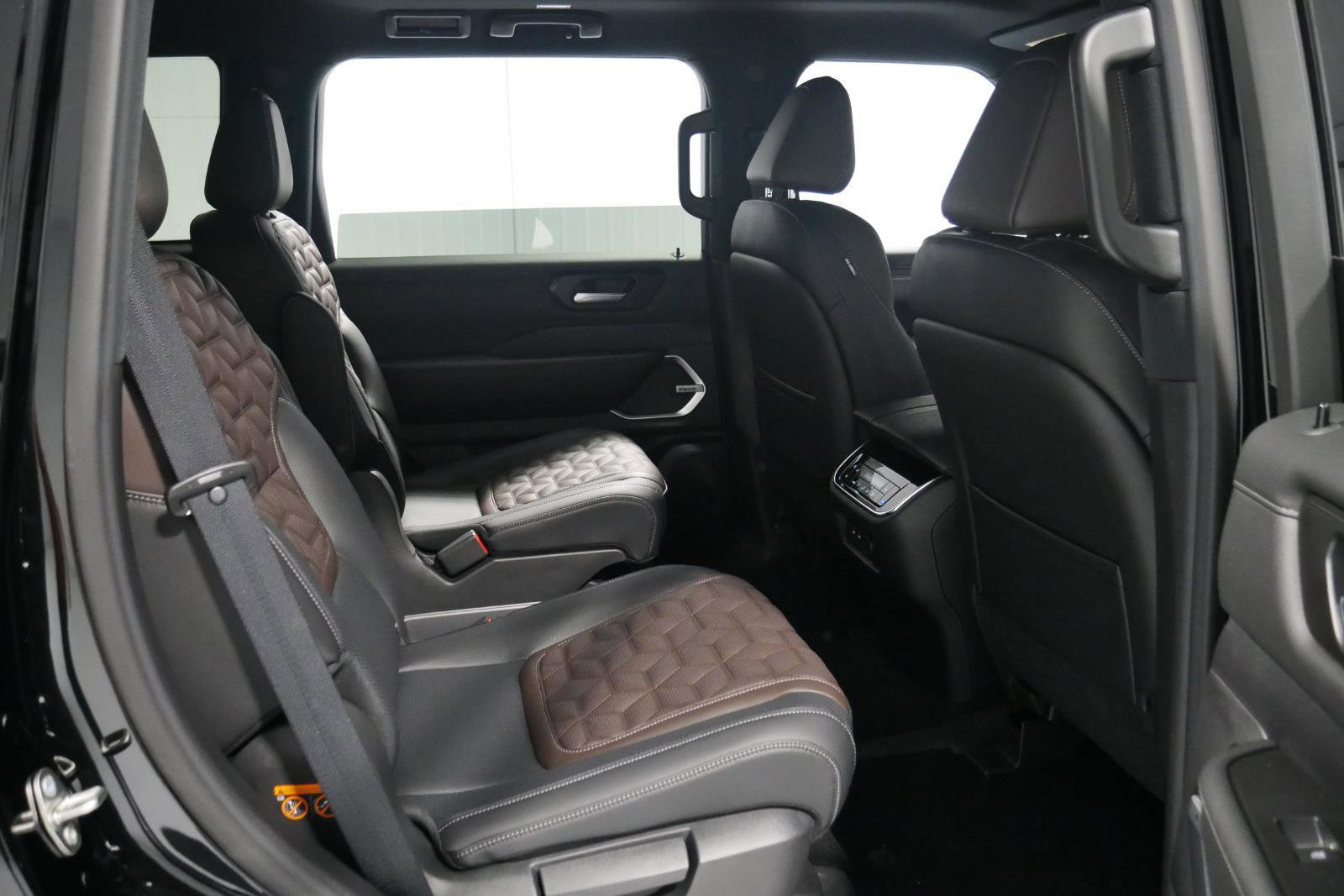 New 2026 Nissan Armada Platinum Reserve w/ Convenience Package image 18