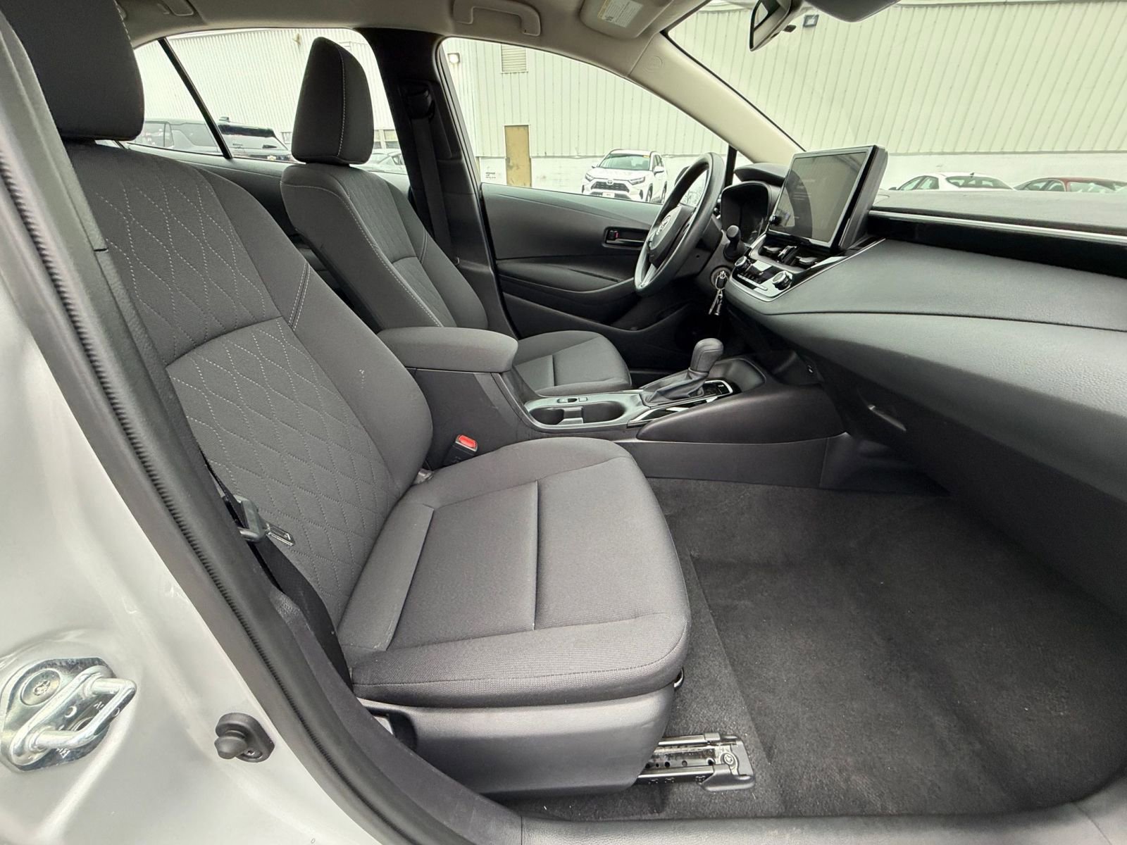 Used 2025 Toyota Corolla LE image 25