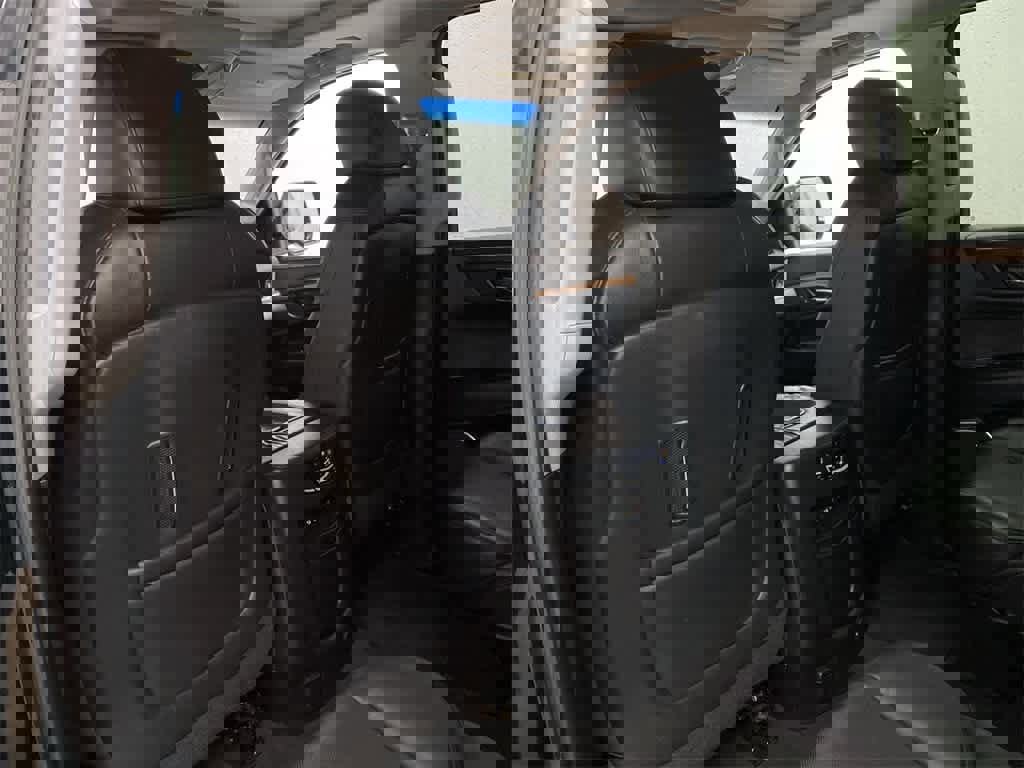 Used 2015 Cadillac Escalade Luxury image 15