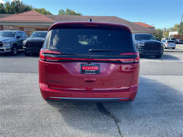 New 2026 Chrysler Pacifica Select image 6