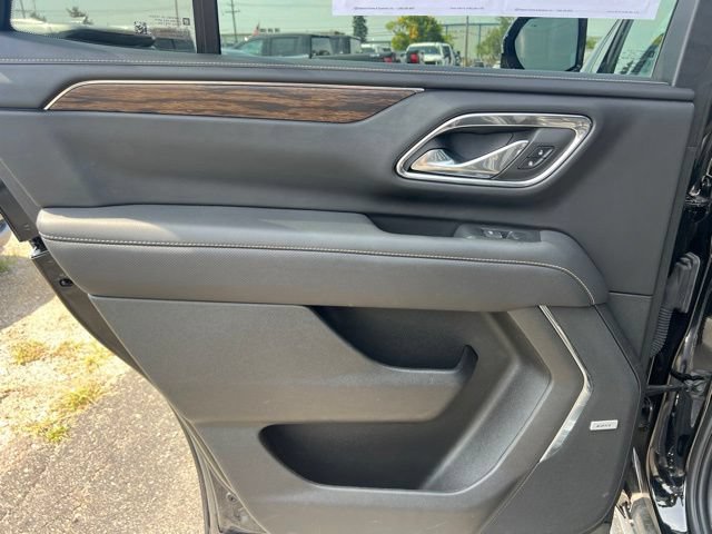 Used 2023 Chevrolet Tahoe Premier w/ Advanced Technology Package AWD/4WD image 20