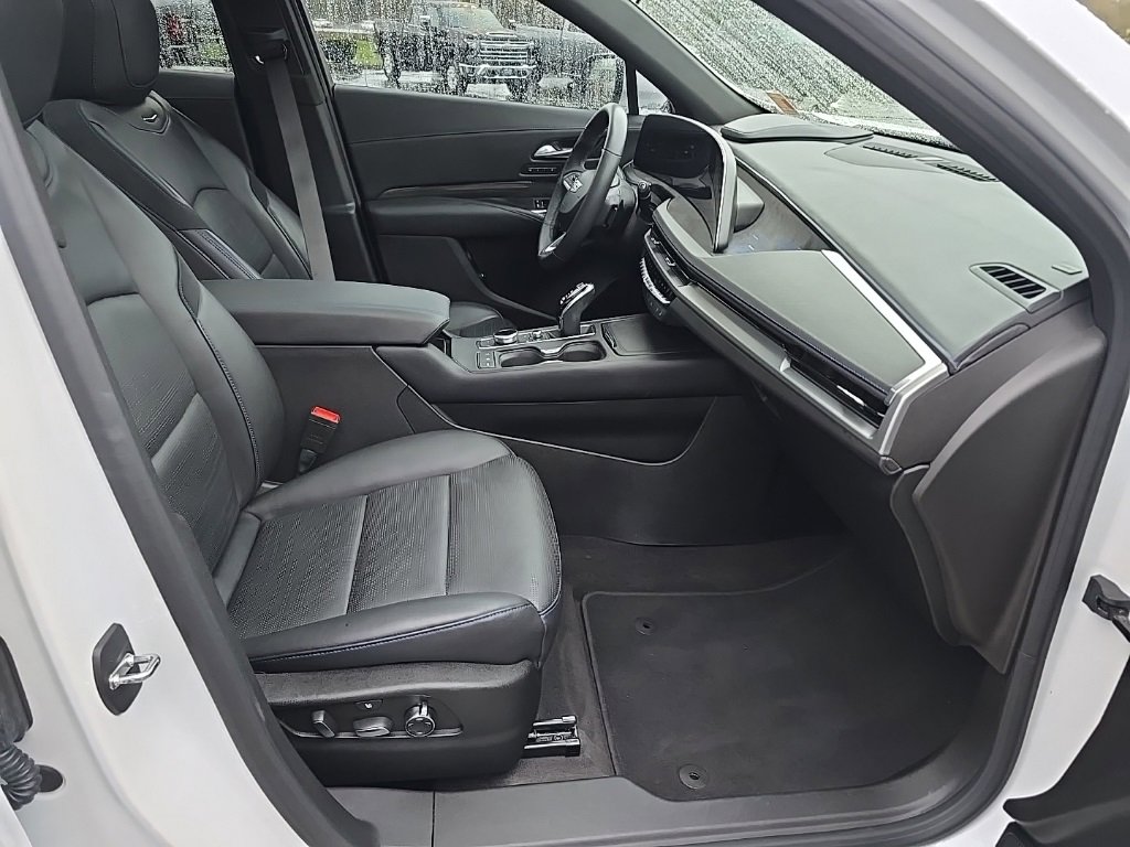 Used 2024 Cadillac XT4 Sport image 34