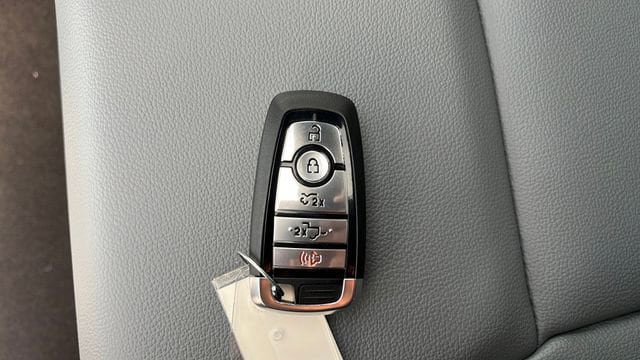 Used 2024 Ford F150 Lightning Lariat AWD/4WD image 38
