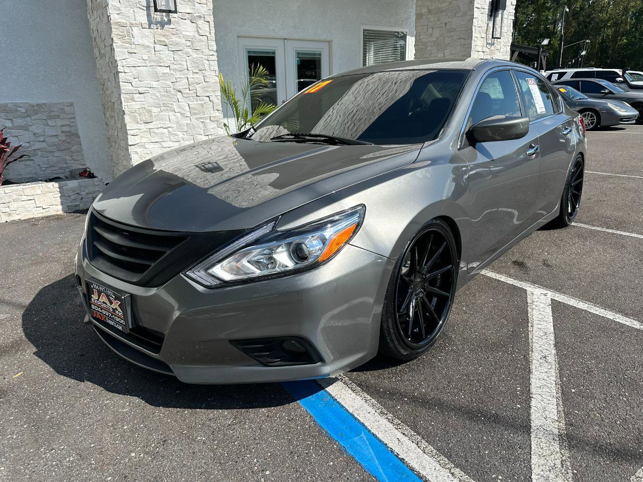 Used 2017 Nissan Altima 2.5 SV FWD image 3