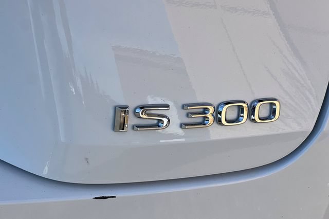 Used 2025 Lexus IS 300 F Sport RWD image 31