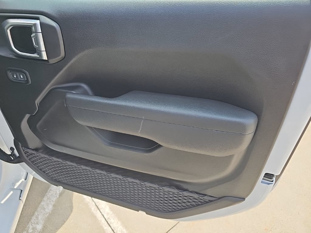 Certified 2025 Jeep Wrangler Sport AWD/4WD image 22