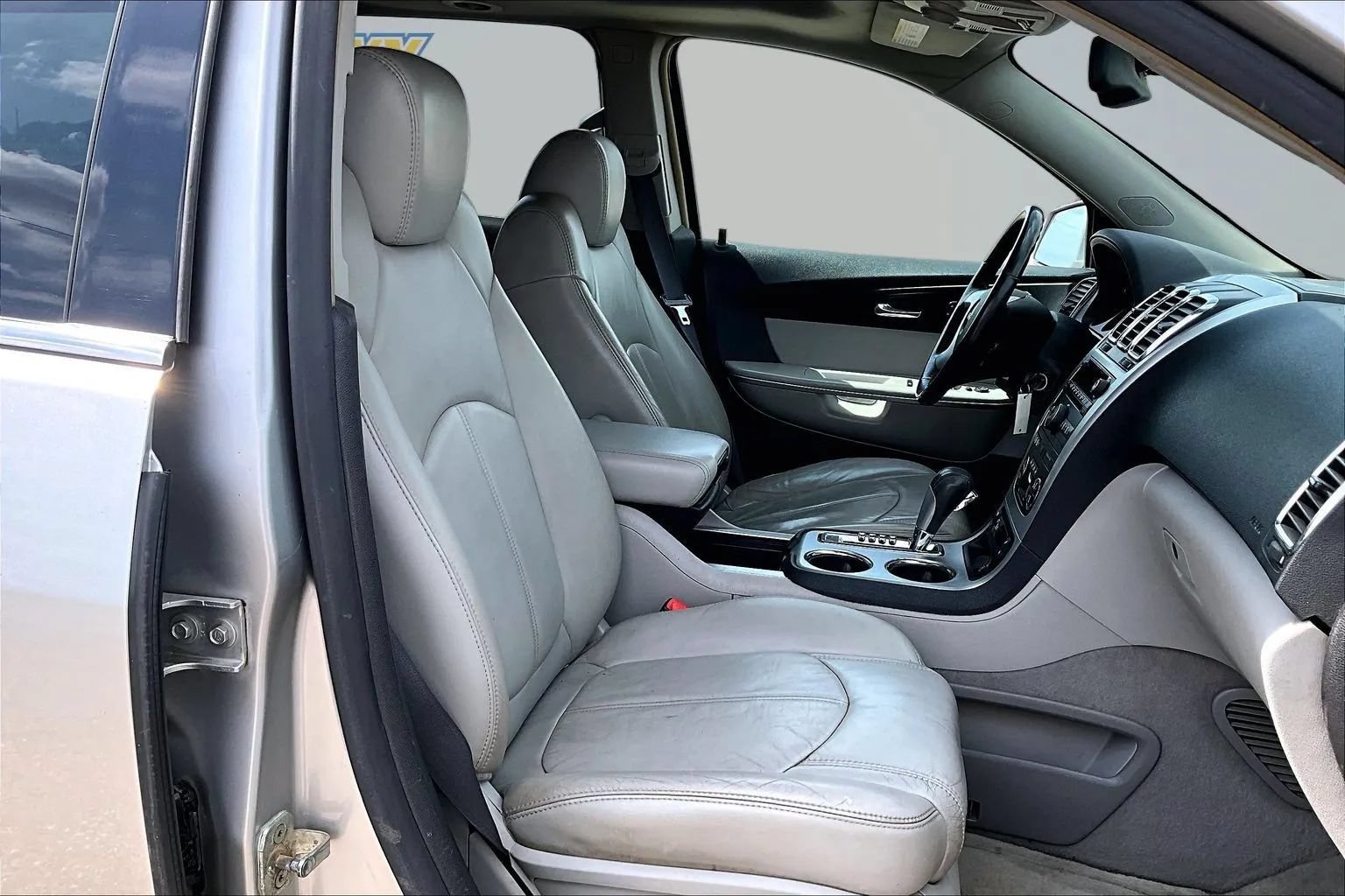 Used 2008 GMC Acadia SLT w/ Convenience Package FWD image 28