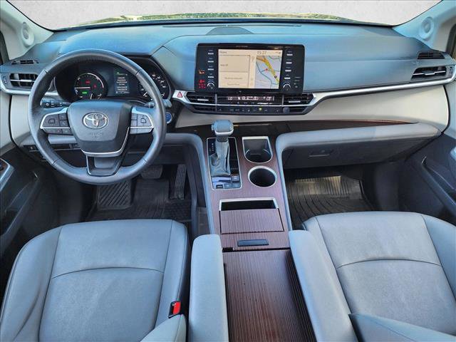Certified 2024 Toyota Sienna XLE w/ XLE Plus Package FWD image 17