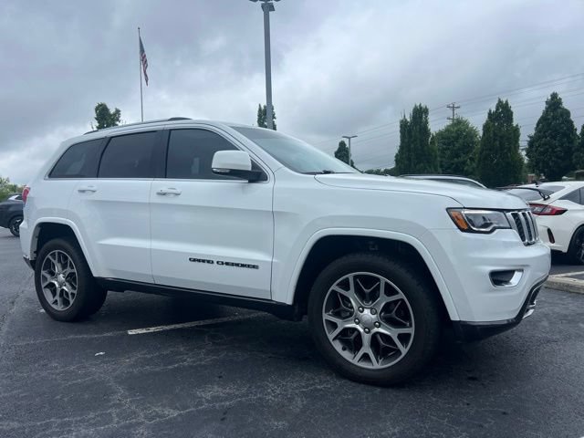 Used 2018 Jeep Grand Cherokee Limited AWD/4WD image 4
