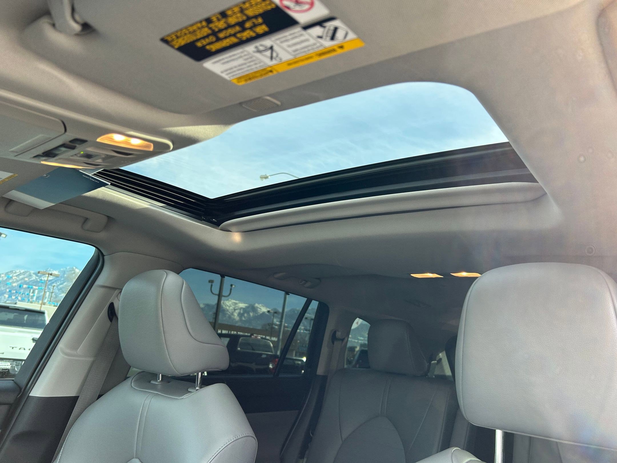 Certified 2023 Toyota Highlander XLE image 29