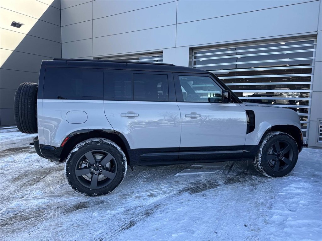 New 2026 Land Rover Defender 110 X-Dynamic SE image 6