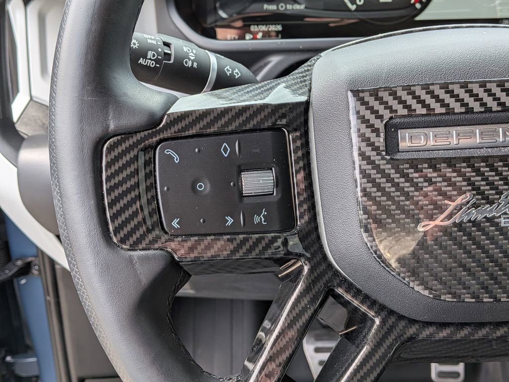 Used 2023 Land Rover Defender 90 S image 19