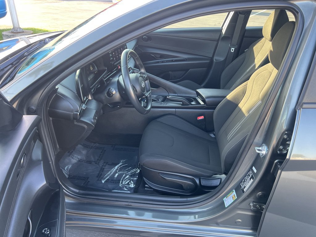 Used 2025 Hyundai Elantra Sport w/ Cargo Package FWD image 11