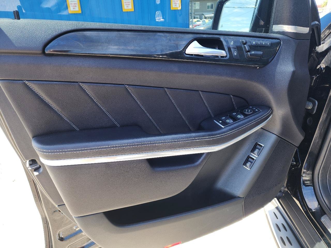 Used 2016 Mercedes-Benz GL 550 4MATIC image 12