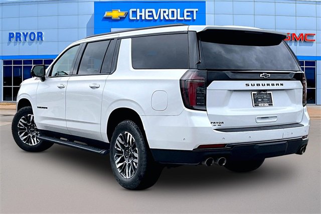 Used 2025 Chevrolet Suburban Z71 image 4