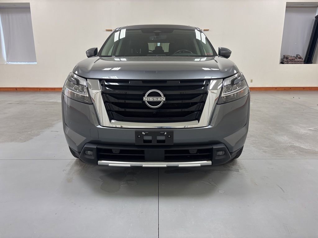 Used 2023 Nissan Pathfinder SL w/ Cargo Package AWD/4WD image 3