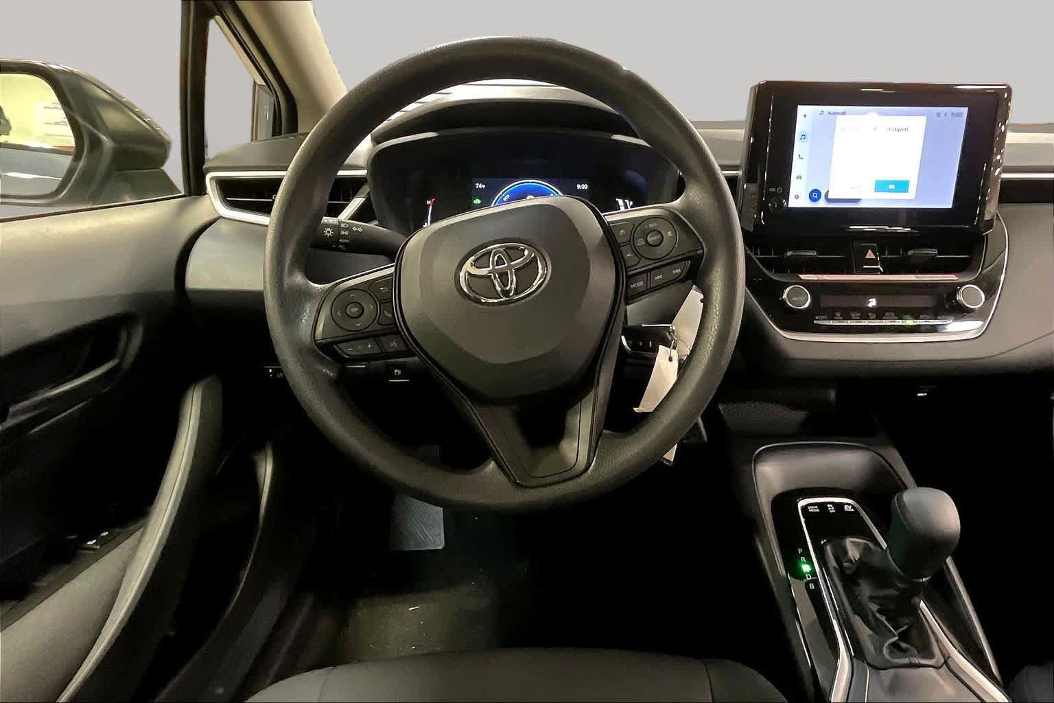 Used 2026 Toyota Corolla LE FWD image 6